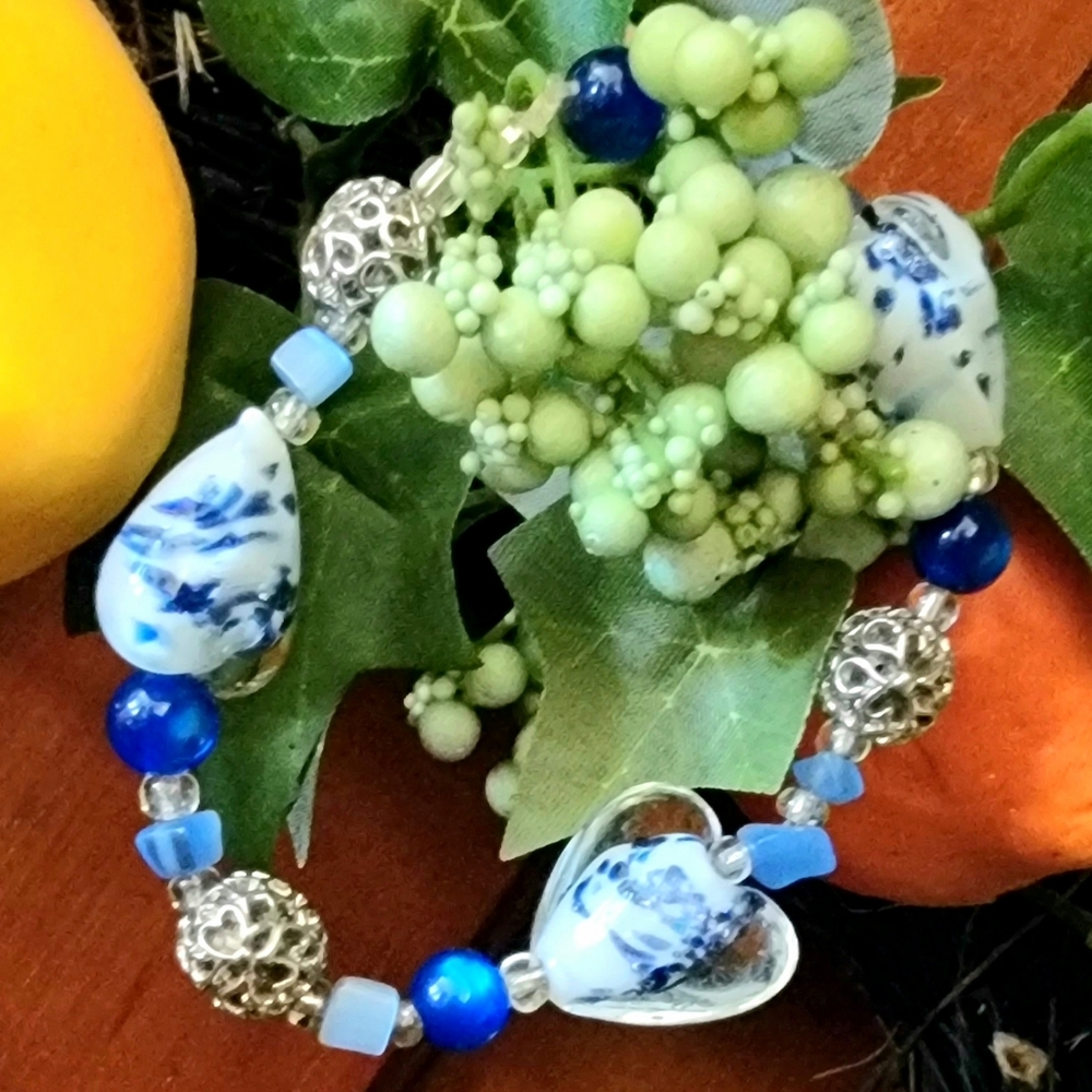 COPY - π¦Handcrafted Blue/White/Clear Glass π Beaded Bracelet - Picture 10 of 11